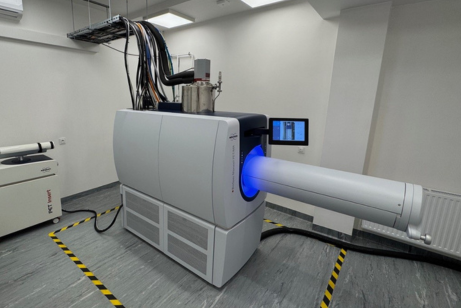 Hubrydowy skaner MRI/PET Bruker BioSpec Maxwell 70/17