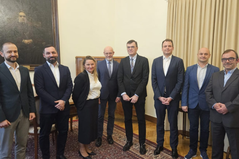 Przedstawiciele UJ CM i firmy Selvita.